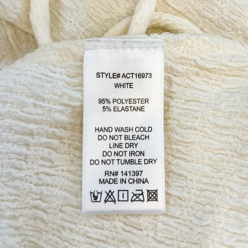 NEW ASTR the Label Charlize Short Sleeve Back Open One-Piece Bodysuit White - Picture 7 of 7